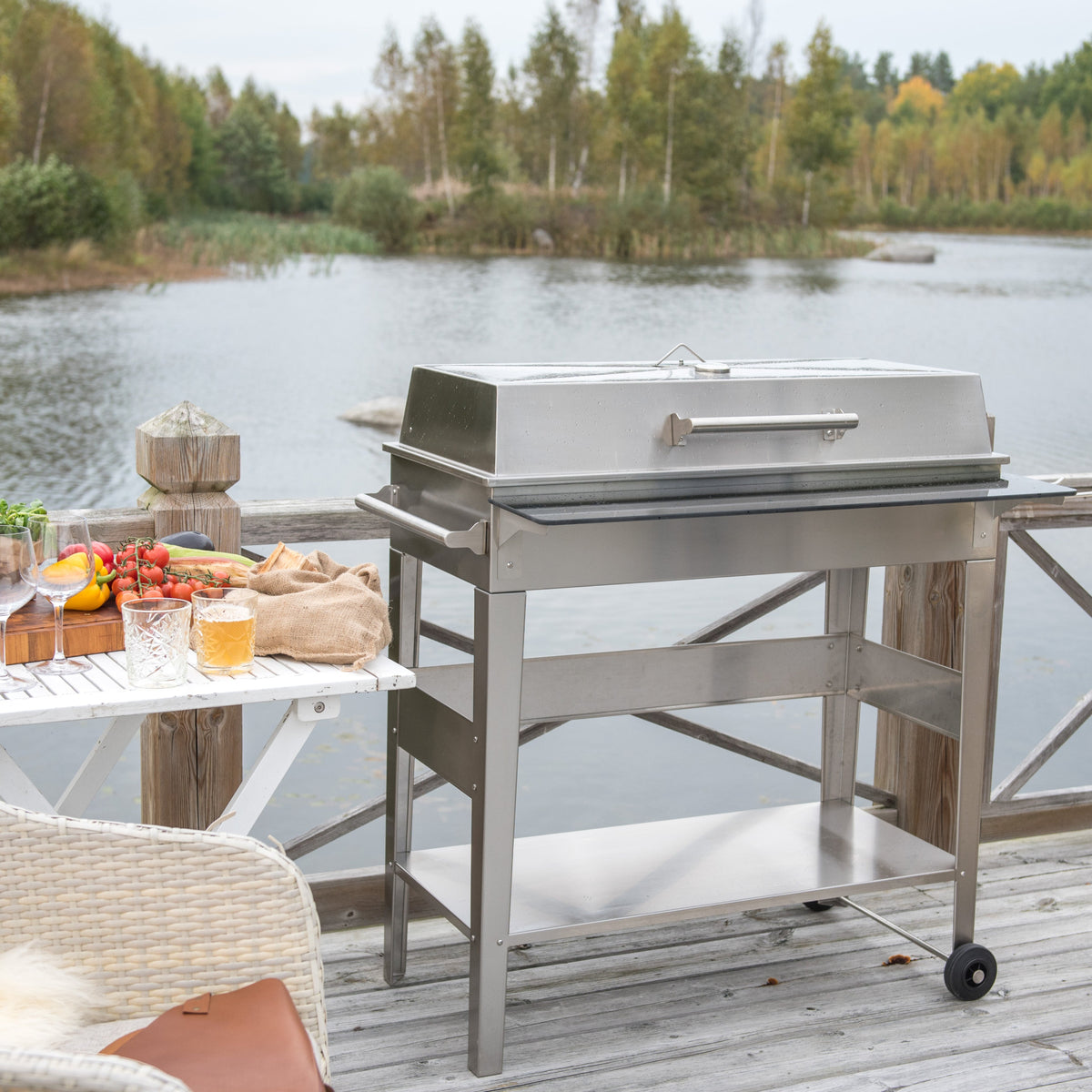 Roths™ Stainless Charcoal Grill
