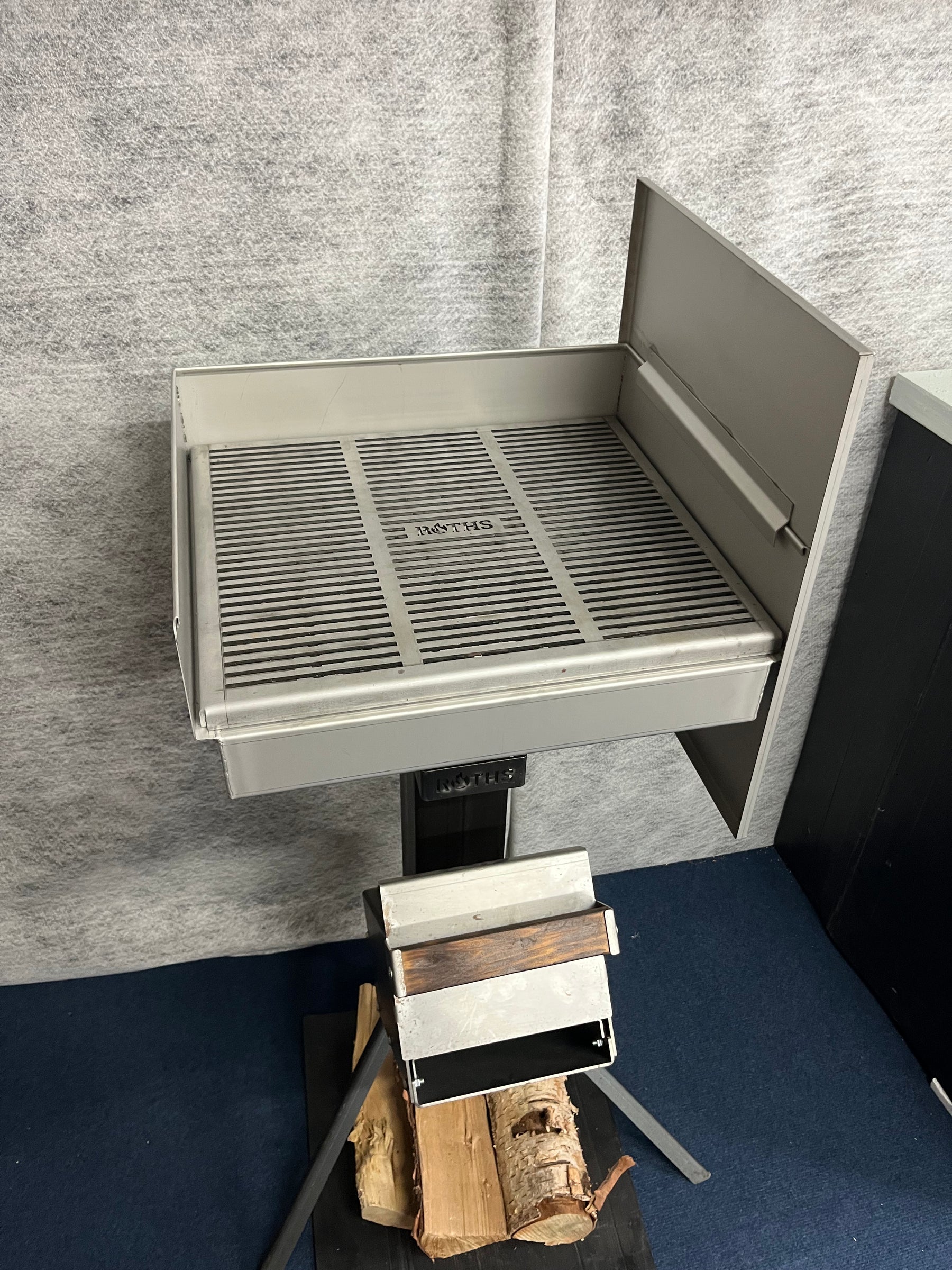 Grill attachment from Roths, detail image 6